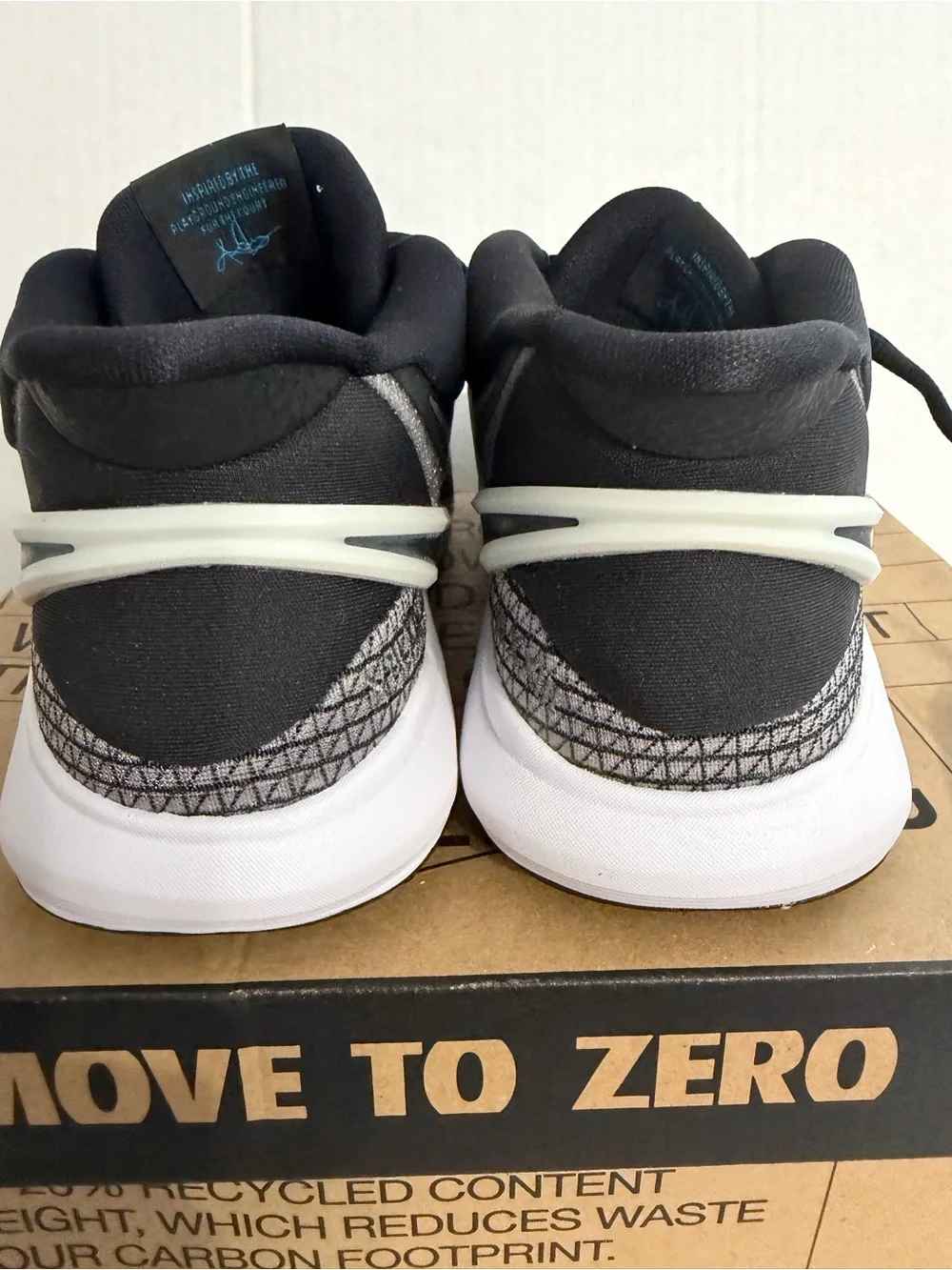 Nike Kyrie Irving 8 Go Youth Sneakers